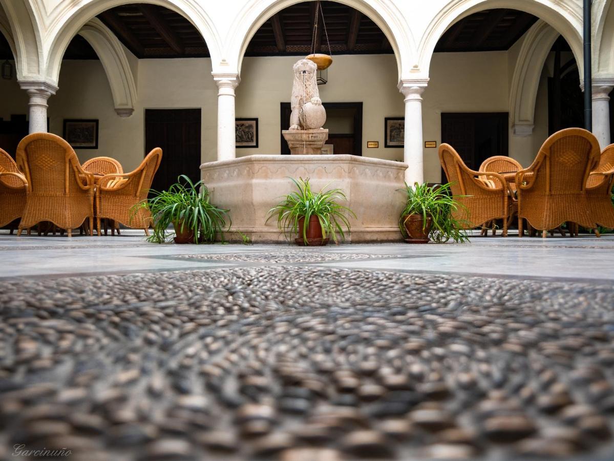 Palacio Marques De La Gomera Osuna Extérieur photo