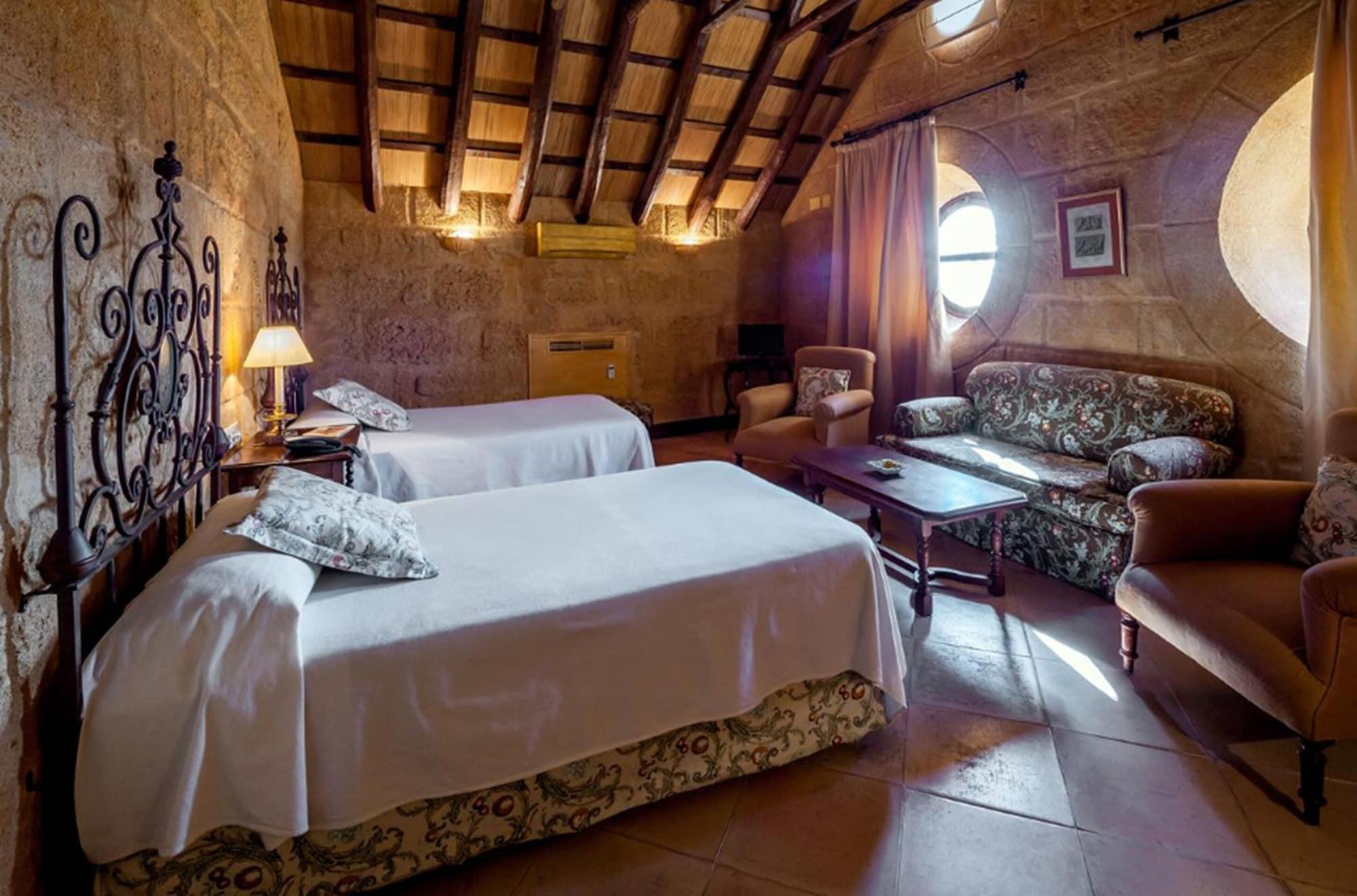 Palacio Marques De La Gomera Osuna Extérieur photo