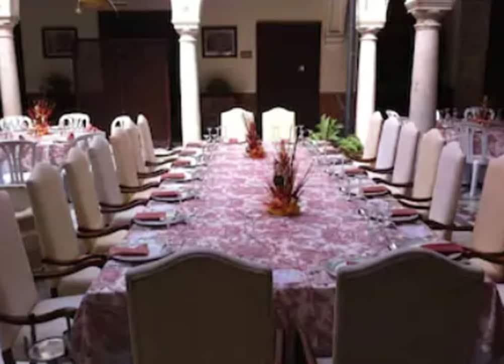 Palacio Marques De La Gomera Osuna Extérieur photo
