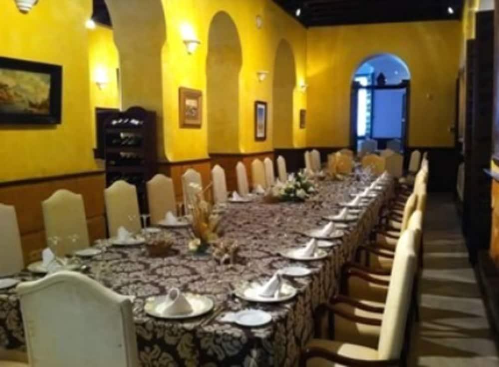 Palacio Marques De La Gomera Osuna Extérieur photo