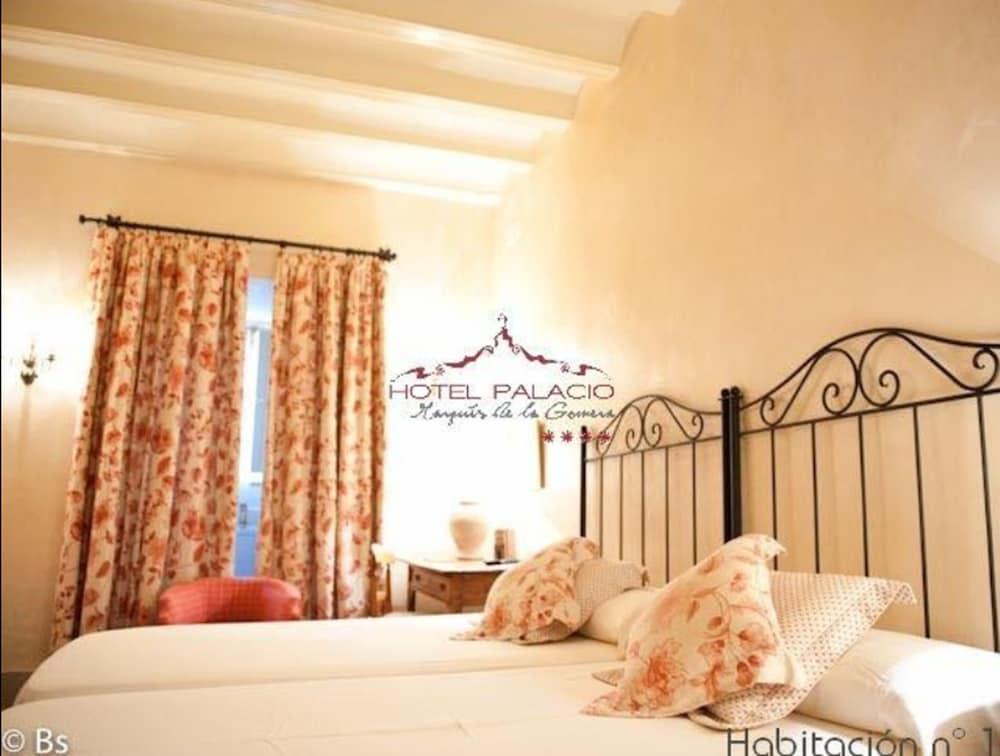 Palacio Marques De La Gomera Osuna Extérieur photo