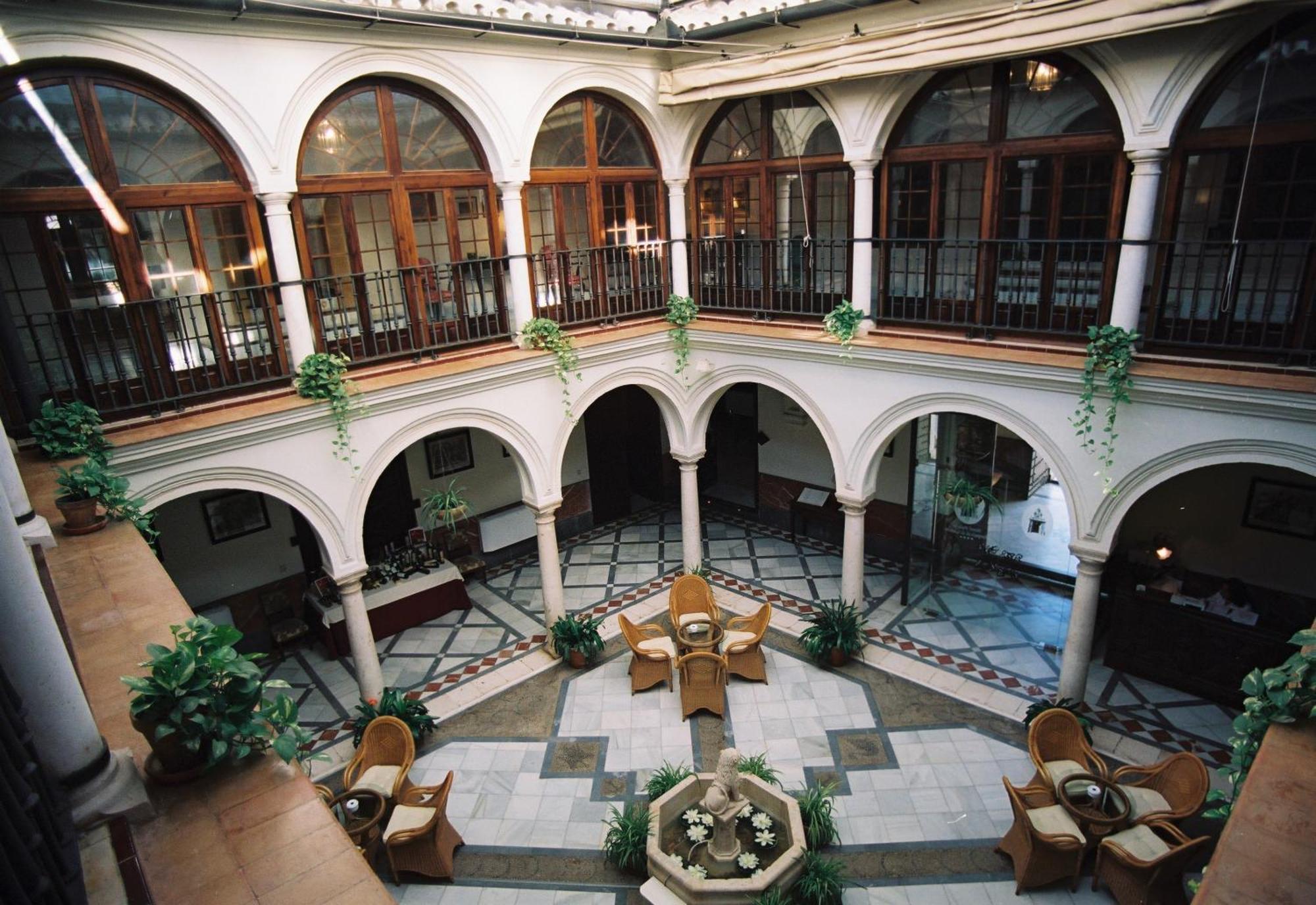 Palacio Marques De La Gomera Osuna Extérieur photo