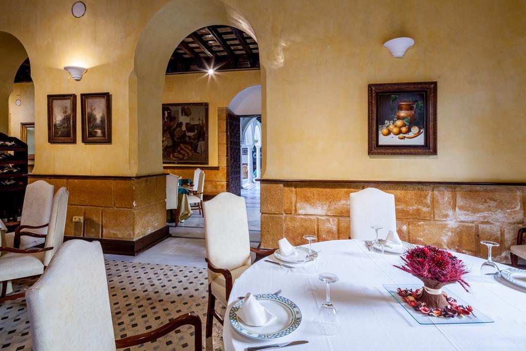 Palacio Marques De La Gomera Osuna Extérieur photo