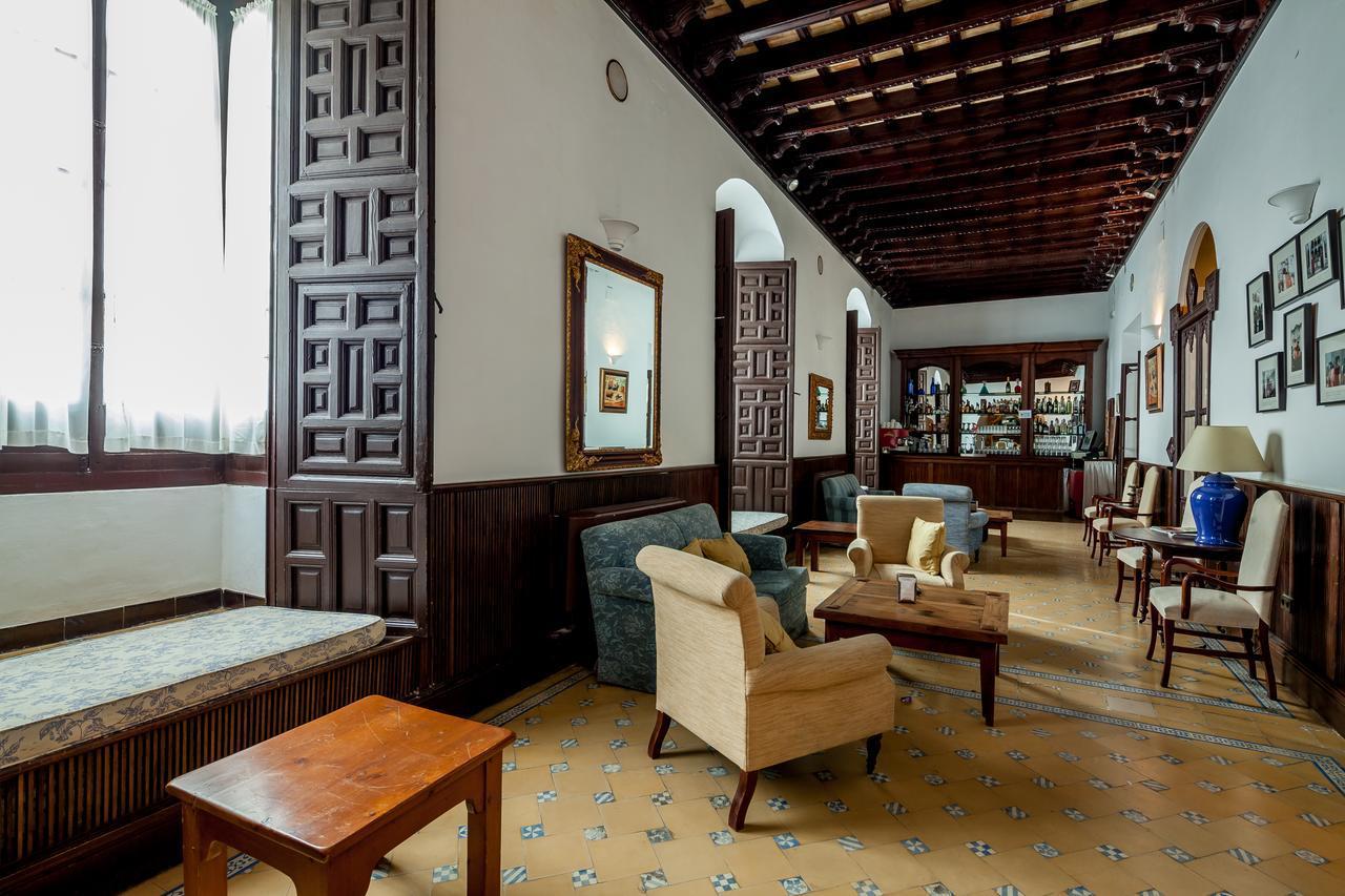 Palacio Marques De La Gomera Osuna Extérieur photo